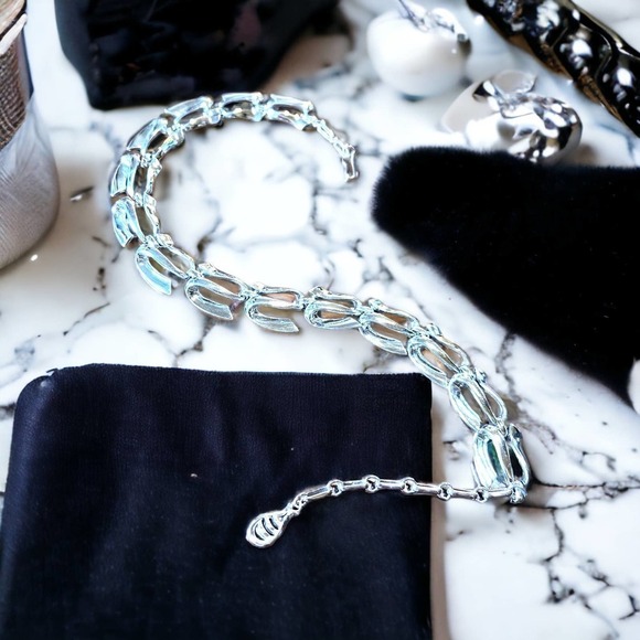 Coro VTG Silver Tone S Link Fashion Necklace Collar Chocker Signed 13 to 17 in - Picture 2 of 9